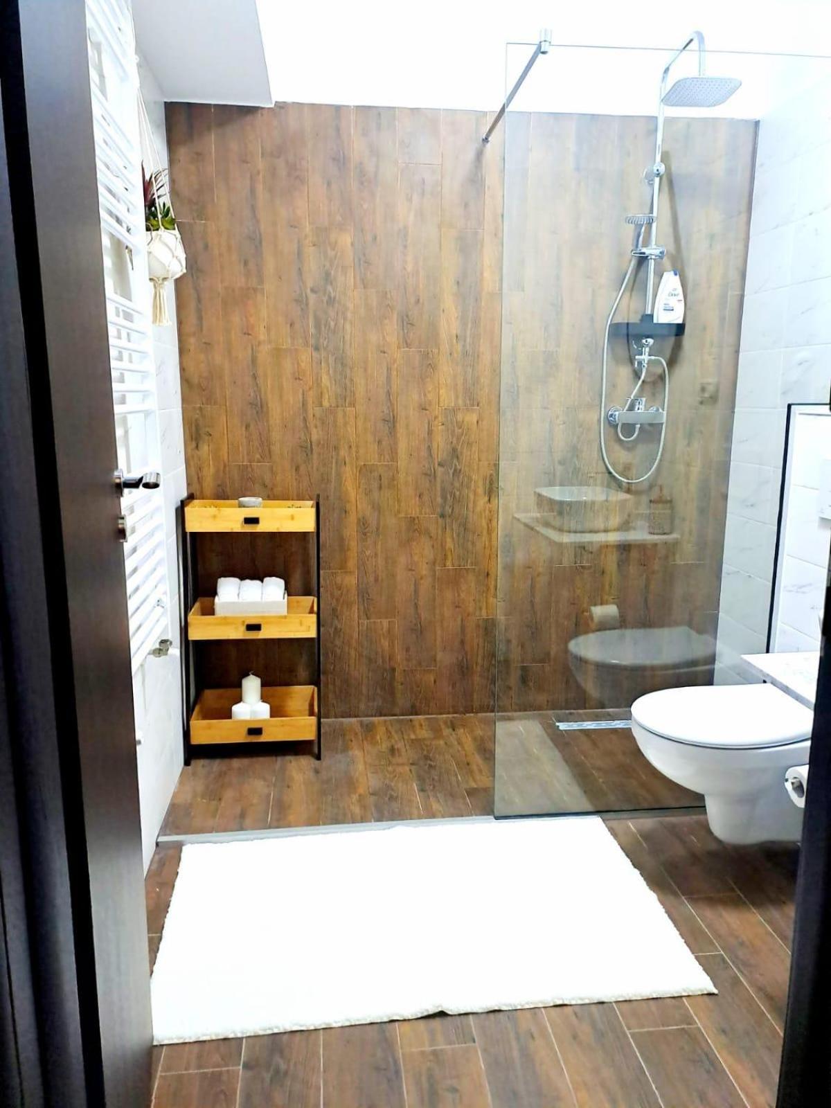 Mountain Breeze Luxury Apartment Ac & Parcare Privata Брашов Екстериор снимка